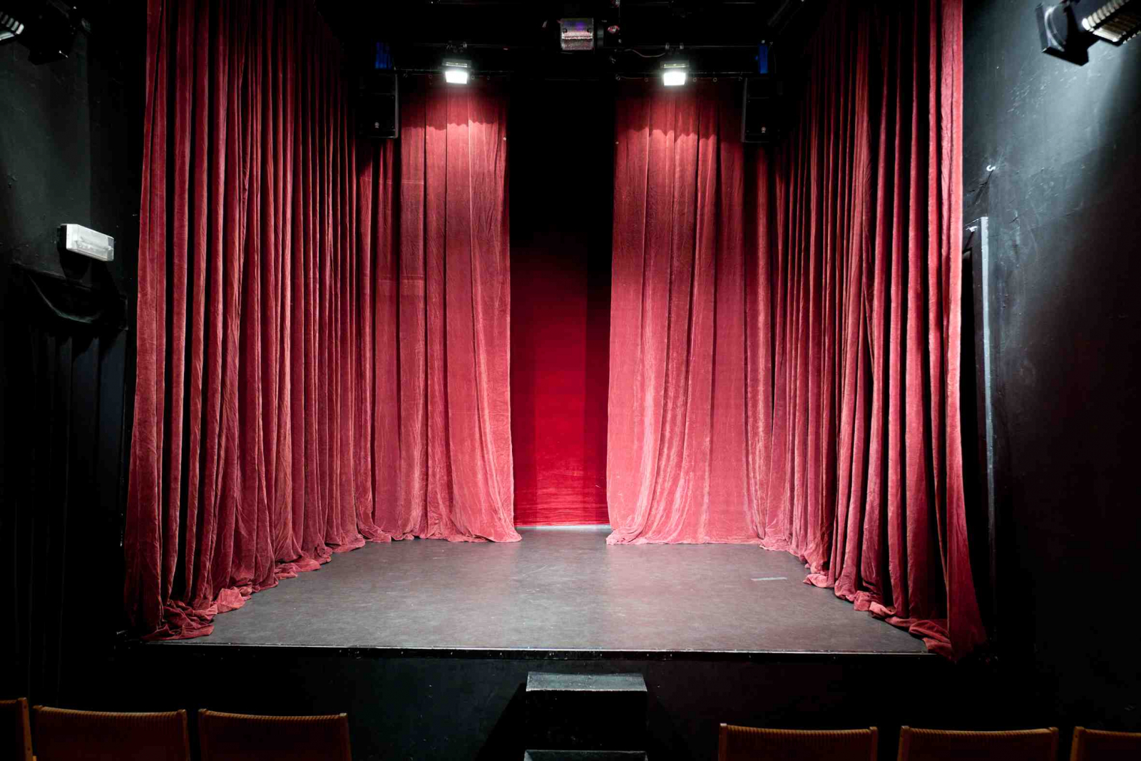 Bühne © Dirk Bleicker