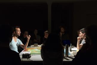 „On the first night we looked at maps...“ von Vöcks & Schwindt / Foto: Jana Kiesser