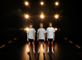 „Boys in Sync“ von Simon Zeller, Jakob Krog & Jay Fiskerstrand / Foto: Jan Husták
