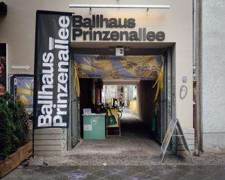 Festivalzentrum im Ballhaus Prinzenallee